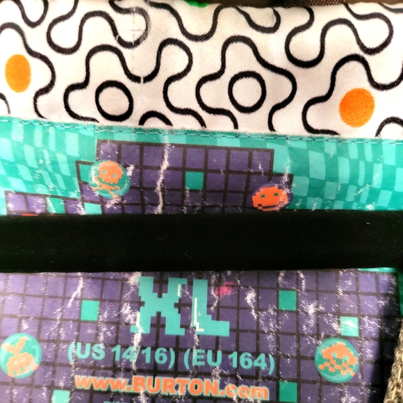 Youth Burton Snowboarding Jacket - Picture 4 of 4